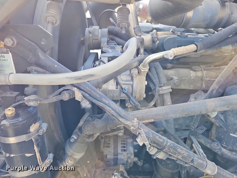 image for item IO9769 2007 Mack CV713 Granite semi truck