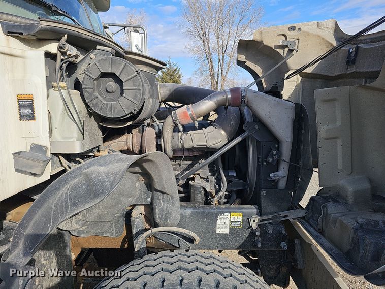 image for item IO9769 2007 Mack CV713 Granite semi truck