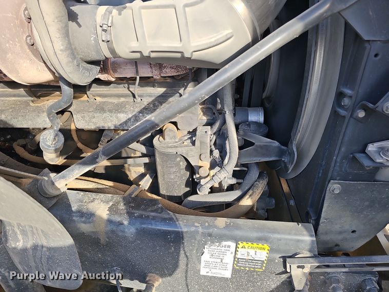 image for item IO9769 2007 Mack CV713 Granite semi truck