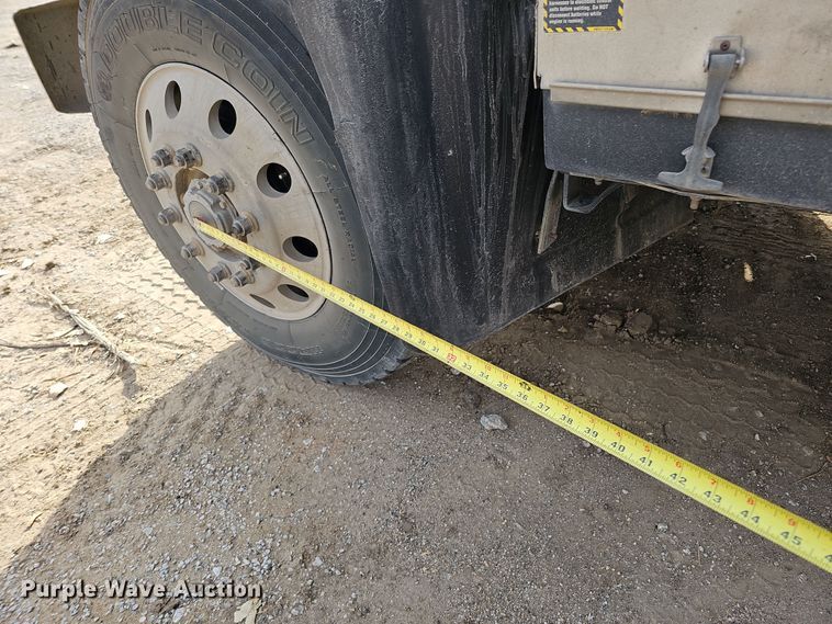 image for item IO9769 2007 Mack CV713 Granite semi truck