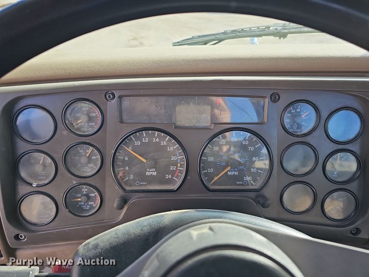 image for item IO9769 2007 Mack CV713 Granite semi truck