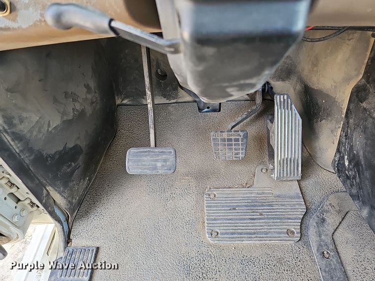 image for item IO9769 2007 Mack CV713 Granite semi truck