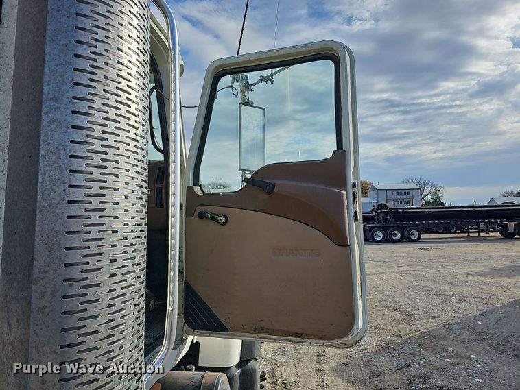 image for item IO9769 2007 Mack CV713 Granite semi truck