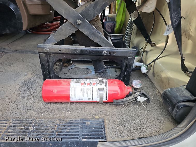 image for item IO9769 2007 Mack CV713 Granite semi truck