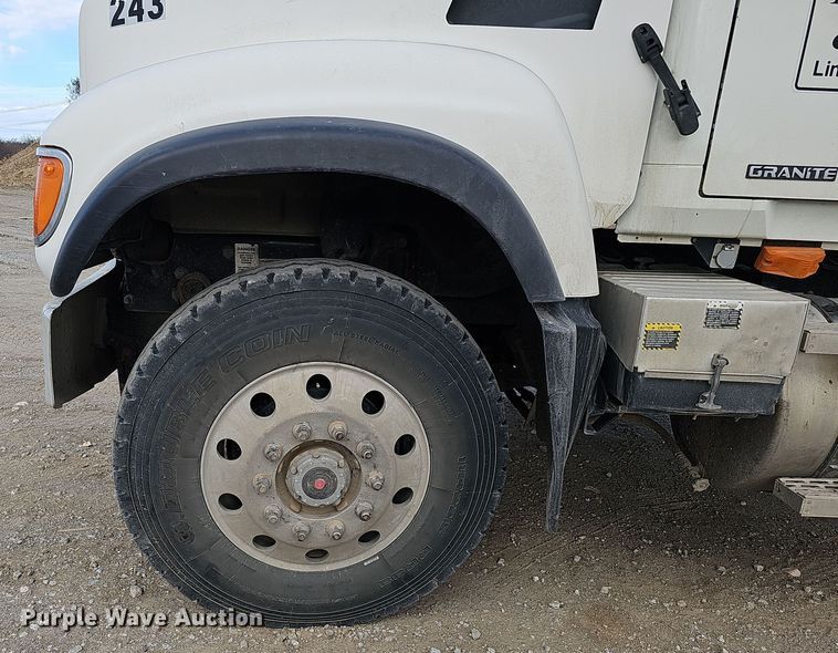 image for item IO9769 2007 Mack CV713 Granite semi truck