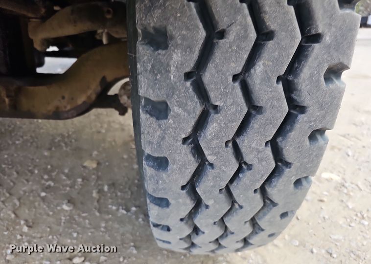 image for item IO9769 2007 Mack CV713 Granite semi truck