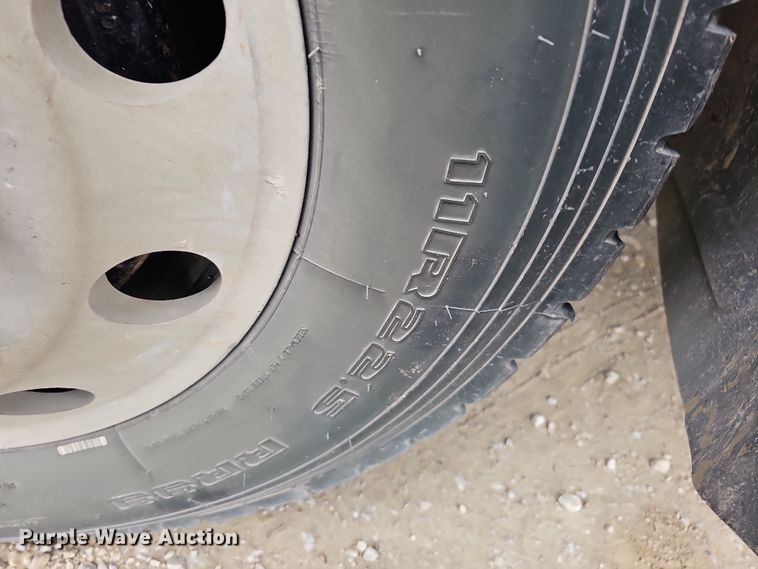 image for item IO9769 2007 Mack CV713 Granite semi truck