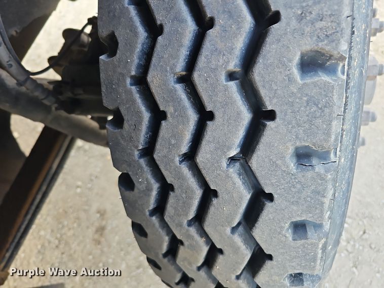 image for item IO9769 2007 Mack CV713 Granite semi truck