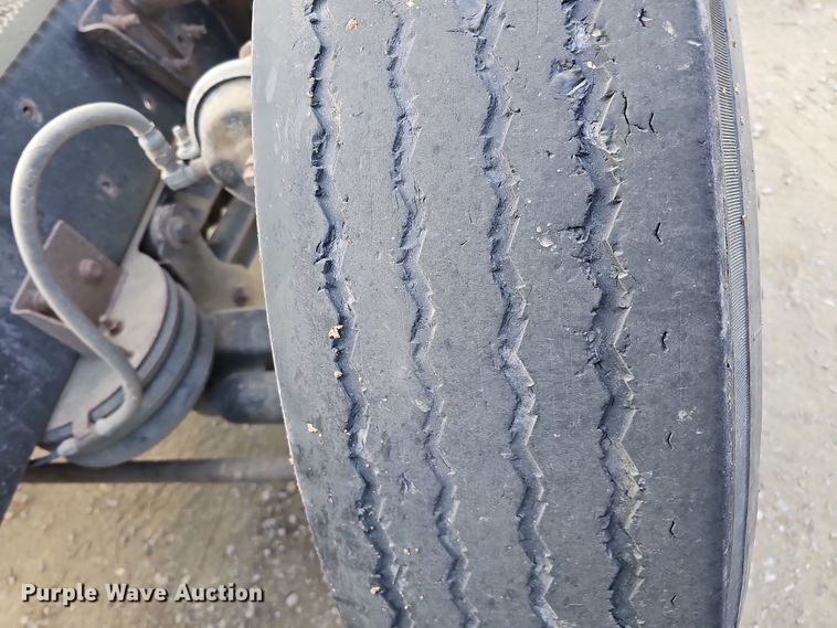 image for item IO9769 2007 Mack CV713 Granite semi truck