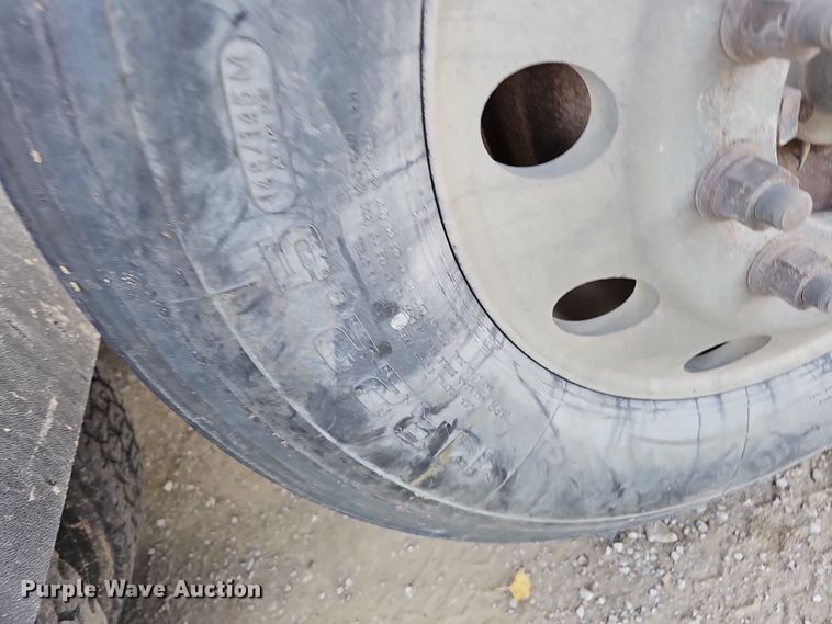 image for item IO9769 2007 Mack CV713 Granite semi truck