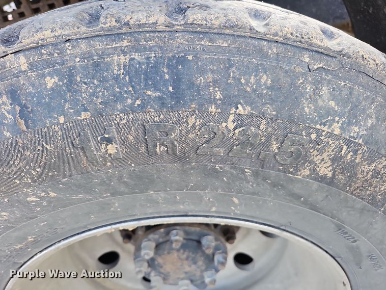 image for item IO9769 2007 Mack CV713 Granite semi truck