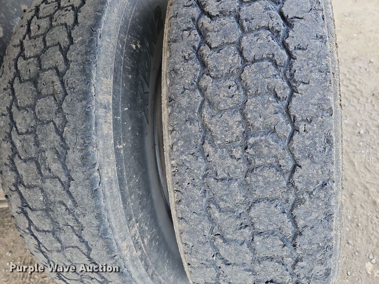 image for item IO9769 2007 Mack CV713 Granite semi truck