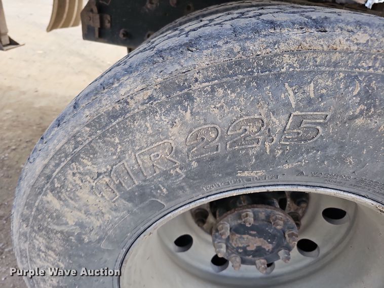 image for item IO9769 2007 Mack CV713 Granite semi truck