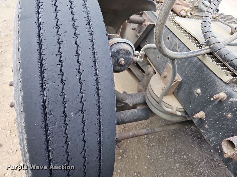 image for item IO9769 2007 Mack CV713 Granite semi truck