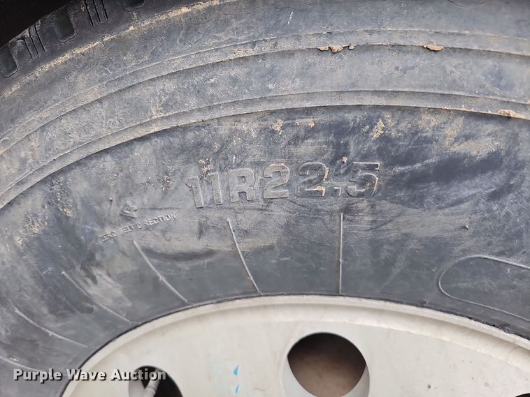 image for item IO9769 2007 Mack CV713 Granite semi truck