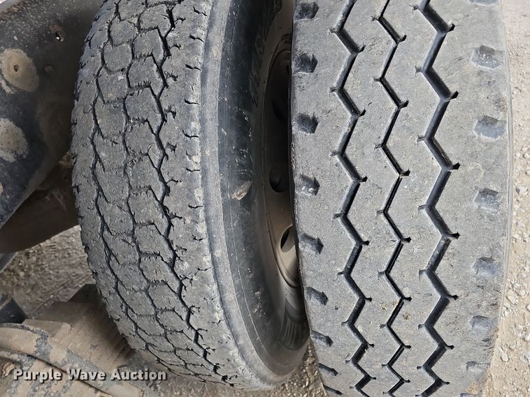 image for item IO9769 2007 Mack CV713 Granite semi truck