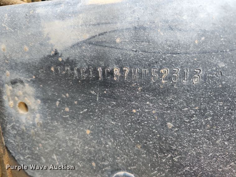 image for item IO9769 2007 Mack CV713 Granite semi truck