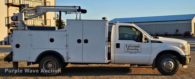 image for item IO9770 2011 Ford F350 Super Duty XL utility bed pickup truck