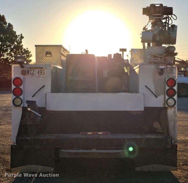 image for item IO9770 2011 Ford F350 Super Duty XL utility bed pickup truck