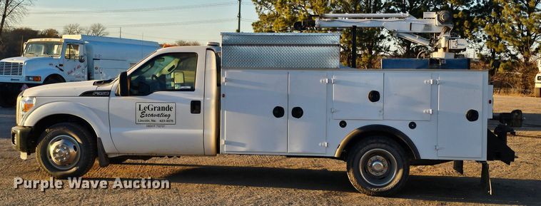 image for item IO9770 2011 Ford F350 Super Duty XL utility bed pickup truck