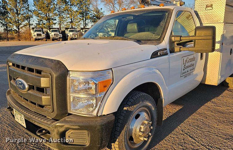 image for item IO9770 2011 Ford F350 Super Duty XL utility bed pickup truck