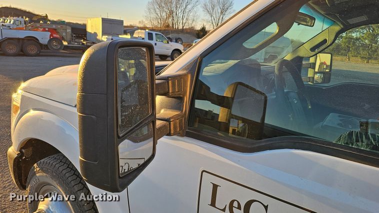 image for item IO9770 2011 Ford F350 Super Duty XL utility bed pickup truck