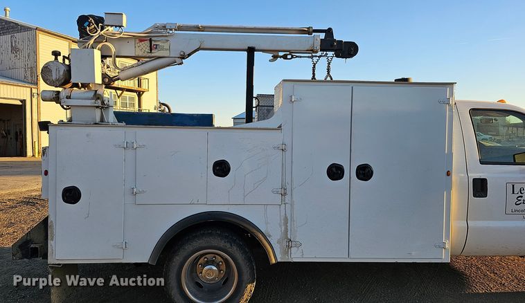 image for item IO9770 2011 Ford F350 Super Duty XL utility bed pickup truck