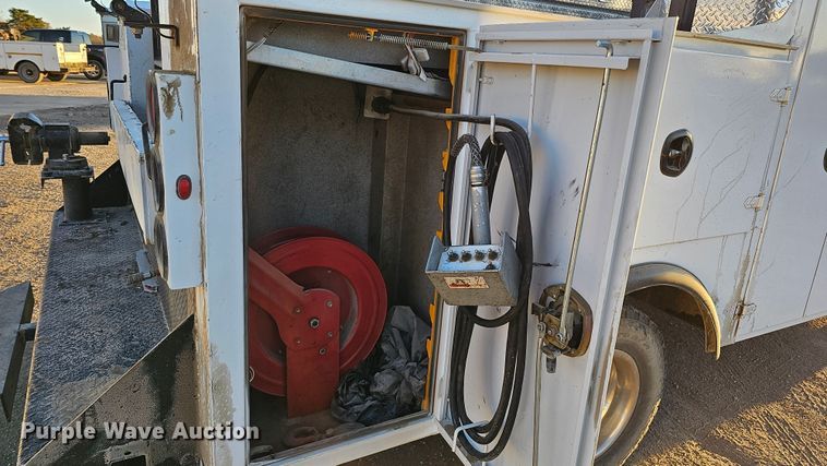 image for item IO9770 2011 Ford F350 Super Duty XL utility bed pickup truck