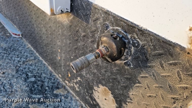 image for item IO9770 2011 Ford F350 Super Duty XL utility bed pickup truck