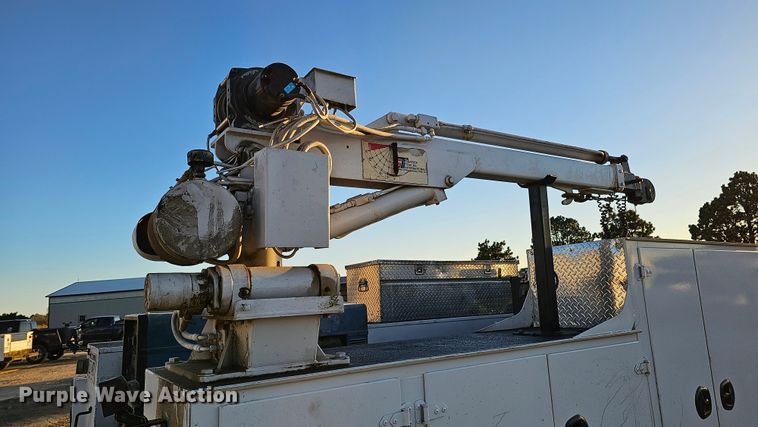 image for item IO9770 2011 Ford F350 Super Duty XL utility bed pickup truck