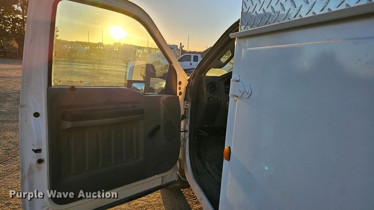 image for item IO9770 2011 Ford F350 Super Duty XL utility bed pickup truck