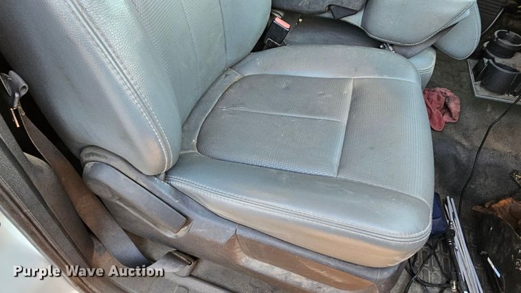 image for item IO9770 2011 Ford F350 Super Duty XL utility bed pickup truck