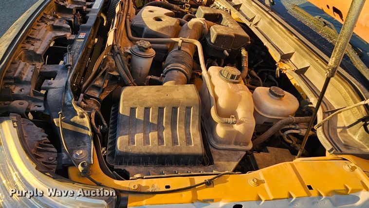 image for item IO9770 2011 Ford F350 Super Duty XL utility bed pickup truck