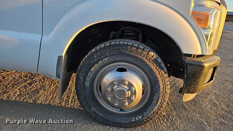 image for item IO9770 2011 Ford F350 Super Duty XL utility bed pickup truck