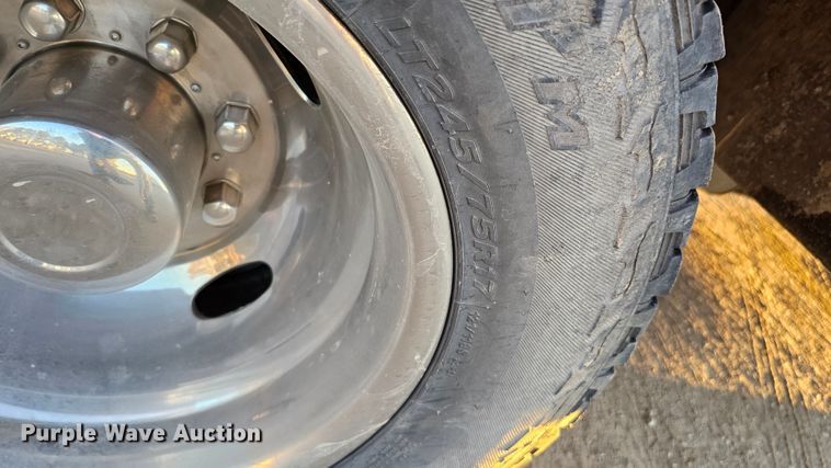 image for item IO9770 2011 Ford F350 Super Duty XL utility bed pickup truck