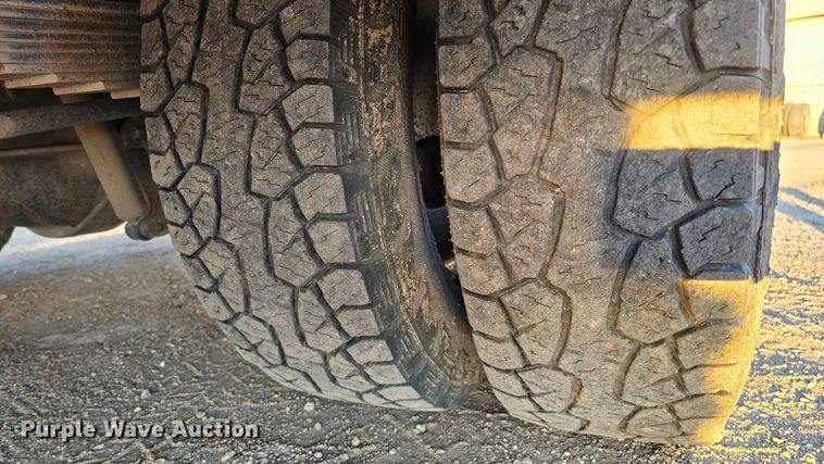 image for item IO9770 2011 Ford F350 Super Duty XL utility bed pickup truck