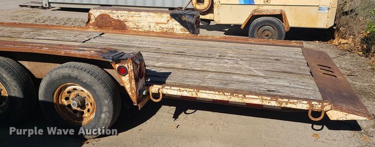 image for item DI3028 2000 Towmaster  equipment trailer