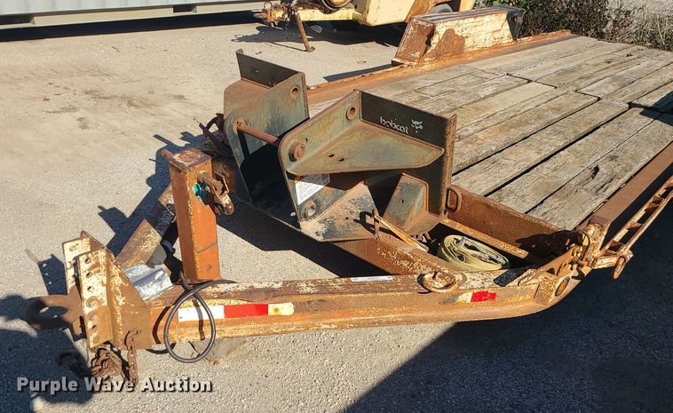image for item DI3028 2000 Towmaster  equipment trailer