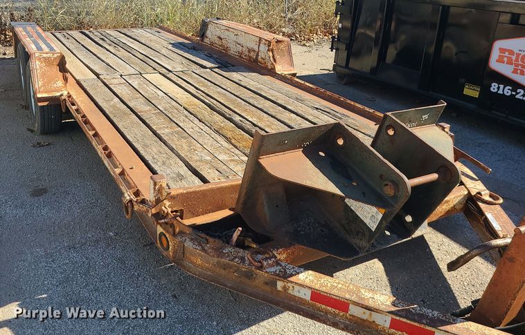 image for item DI3028 2000 Towmaster  equipment trailer