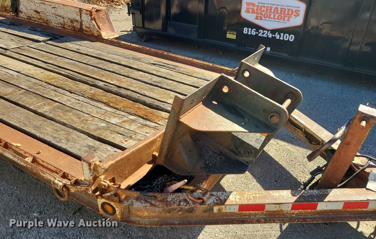 image for item DI3028 2000 Towmaster  equipment trailer