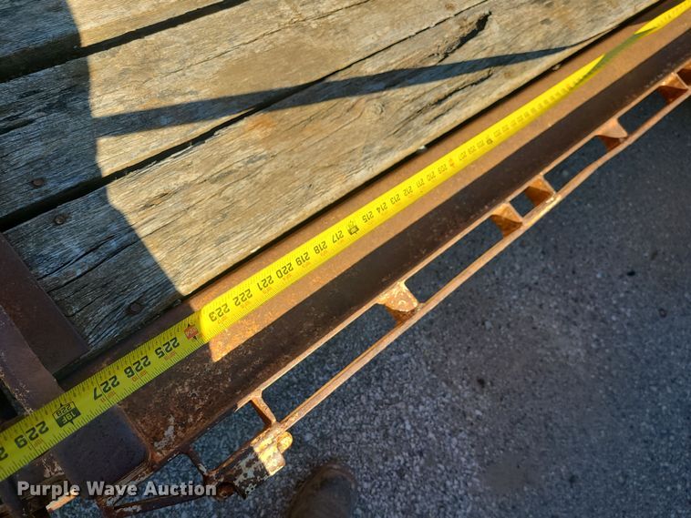 image for item DI3028 2000 Towmaster  equipment trailer