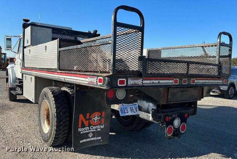 image for item DJ6377 2000 International 4700  flatbed truck