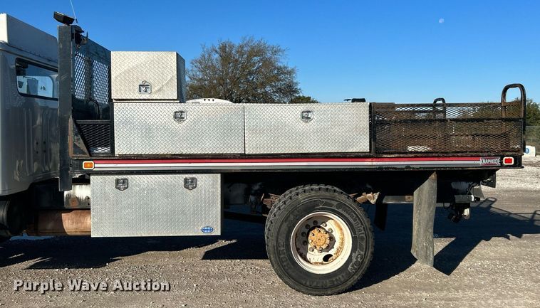 image for item DJ6377 2000 International 4700  flatbed truck