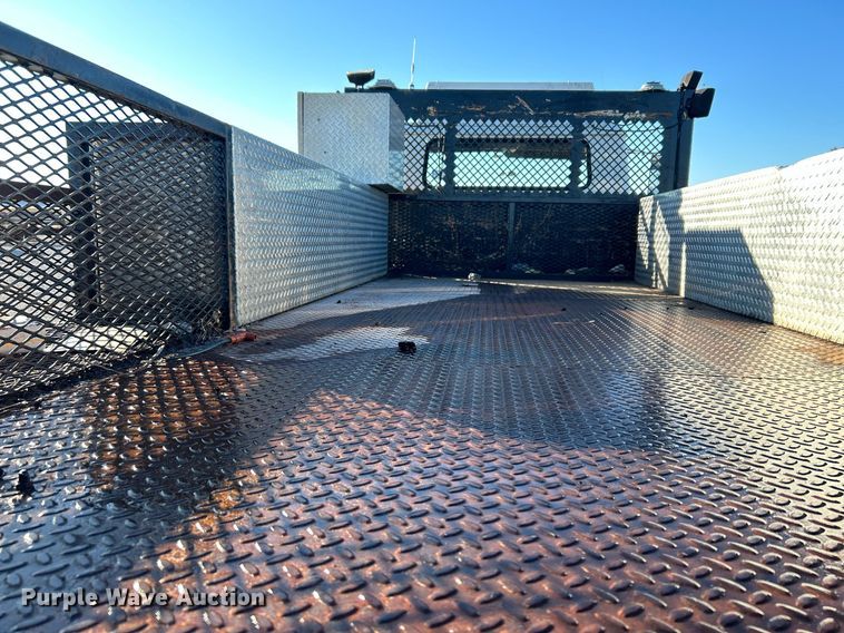 image for item DJ6377 2000 International 4700  flatbed truck