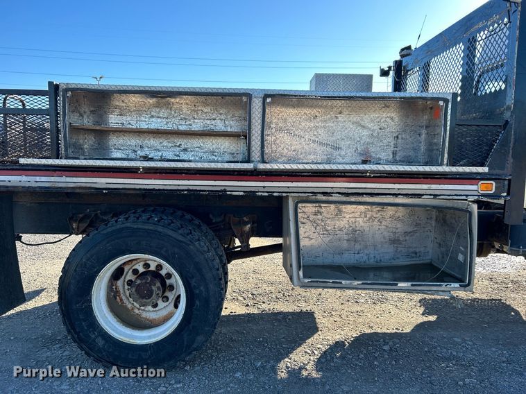 image for item DJ6377 2000 International 4700  flatbed truck