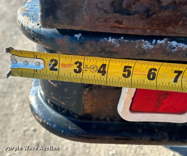 image for item DJ6377 2000 International 4700  flatbed truck