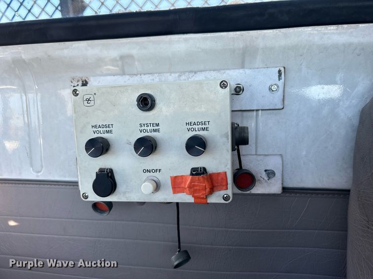 image for item DJ6377 2000 International 4700  flatbed truck