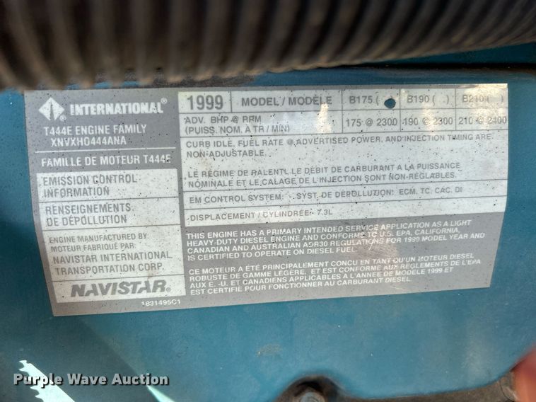 image for item DJ6377 2000 International 4700  flatbed truck