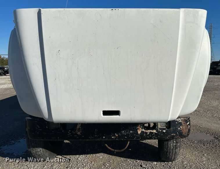 image for item DJ6377 2000 International 4700  flatbed truck