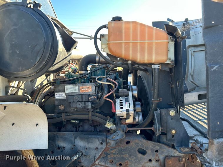 image for item DJ6377 2000 International 4700  flatbed truck